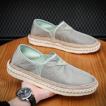 Nova Verão de Sapatos de homem Versátil Moda Respirável Gelo Seda Confortável e Casual Sapatos de Lona para Homens Zapatos De Hombre